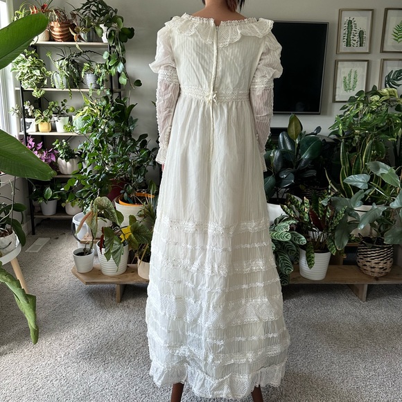 Stunning vintage 70s wedding gown - empire waist regency renaissance style - Picture 3 of 10